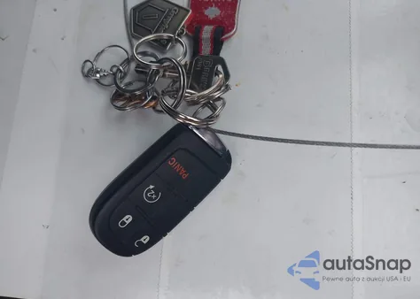 2019 Jeep Compass Latitude 4X4 z USA, uszkodzony, nr VIN 3C4NJDBB8KT847654